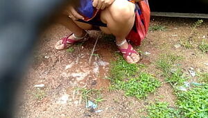 Desi Indian Aunt Outdoor Public Pissing Video Compilation